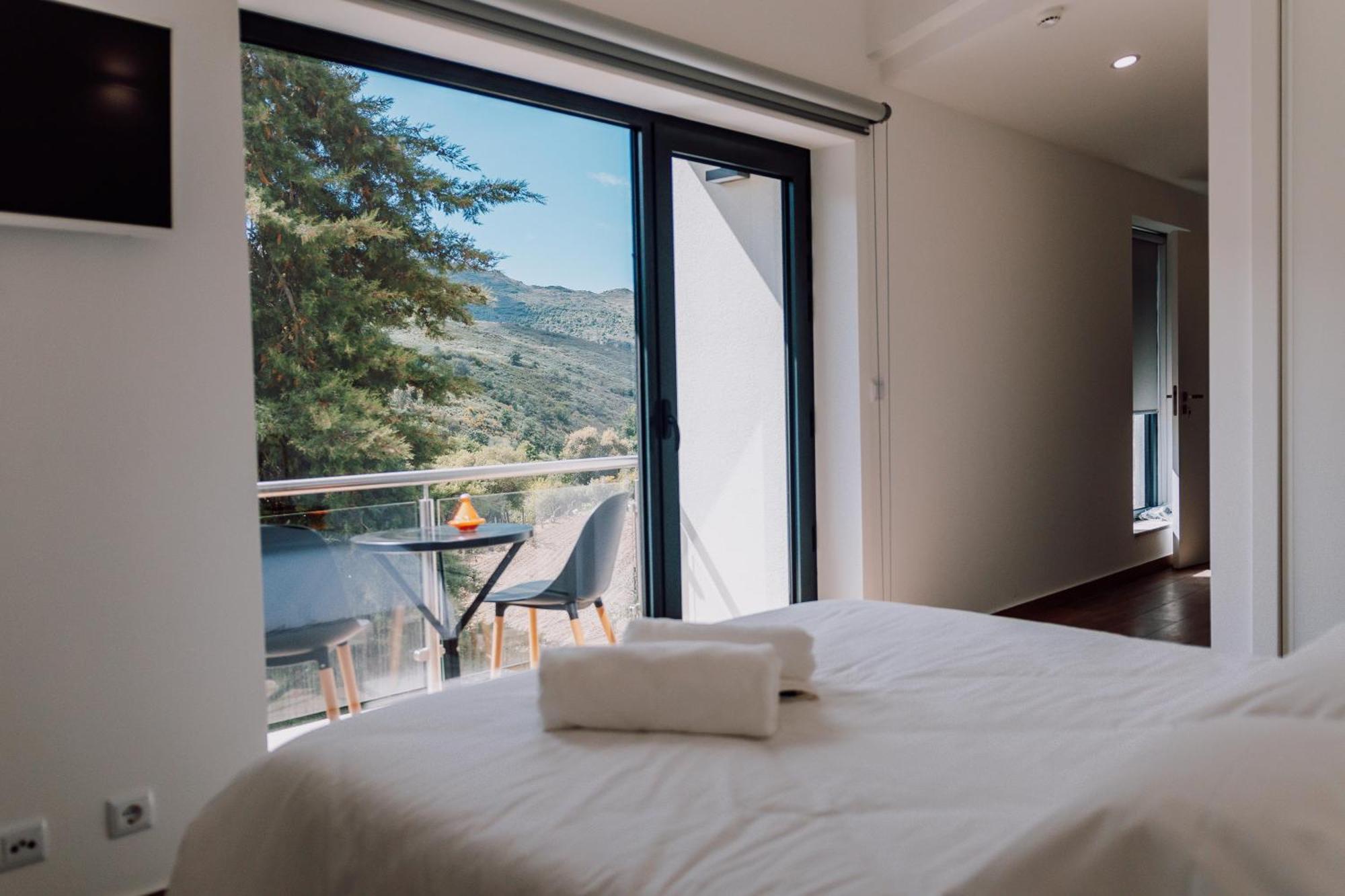 Quinta Dos Sincais Bed & Breakfast Guarda Ngoại thất bức ảnh